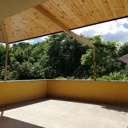 アパート The Yellow House スタラ・ザゴラ