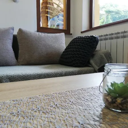 アパート The Yellow House