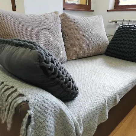 アパート The Yellow House